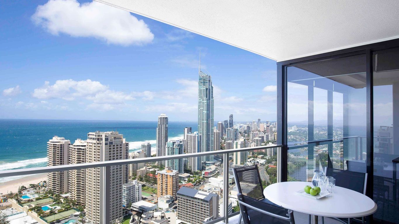 Mantra Circle on Cavill Surfers Paradise