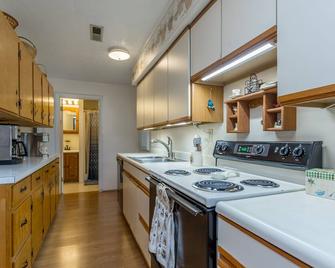 Quiet, off the grid getaway with access to hiking, fishing and wineries nearby! - Bridgewater - Cocina