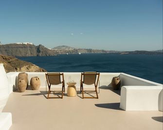 Canaves Ena - Small Luxury Hotels of the World - Oia - Balcony
