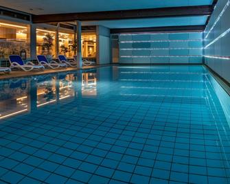 Wellnesshotel Sonnenhof & Sonnhalde - Ühlingen-Birkendorf - Pool