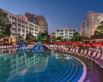 Alba Hotel - Boergas - Zwembad