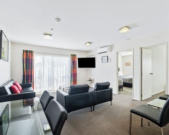 Tussock Peak Lodge - Hanmer Springs - Living room