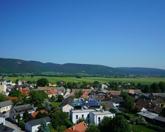 Dorfmeister Business Hotel B&B - Weikersdorf am Steinfelde - Buiten zicht