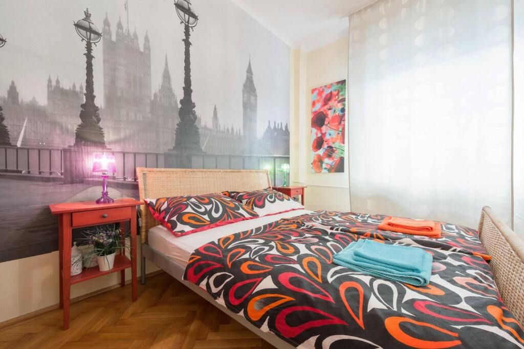 Parliament Apartment Downtown