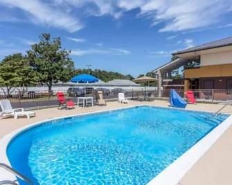 Aberdeen,Pinehurst Area! Golf maybe! Fun maybe! 11 - Aberdeen - Pool