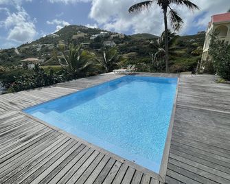 Lovely 2 bedroom Apt with breathtaking view - أويستر باوند - حوض السباحة