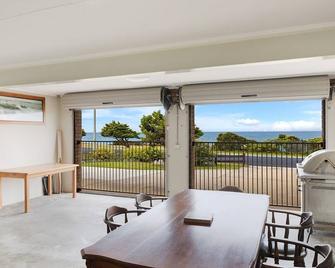 Allawah Beach House - 29 Dalmeny Drive, Kianga - Kianga - Comedor