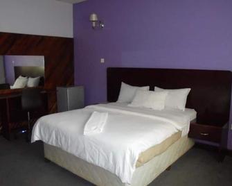 Belden s Nest Lodge - Ndola - Bedroom