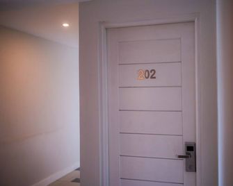 Apihap Hotel Daraga Albay - Legazpi City - Pasillo