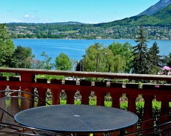 فندق ديس ماركويساتس - آنسي - شرفة