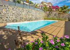 Vert Saline, T2 spacieux dans une résidence avec piscine - La Saline-les-Bains - Piscine