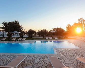 Tenuta Cursano - Cerfignano - Piscina