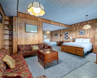 Breathtaking Lake View w/Pool Nearby!- Knoxville/Oak Ridge - Oak Ridge - Bedroom