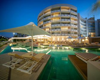 DoubleTree by Hilton Cairns - Cairns - Building