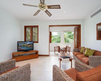 ذا ميديتيرينيان بورت دوجلاس - بورت دوغلاس - غرفة معيشة