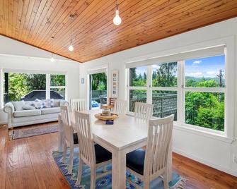 Maunga Moana At Lake Tarawera With The Best Swimming Beach A Short Walk Away - Lake Tarawera - Sala pranzo