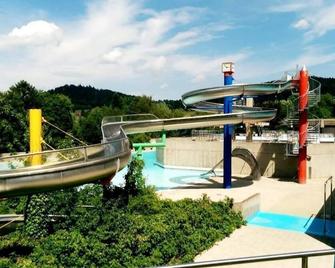 Parkside Appartement - Grafenau - Pool