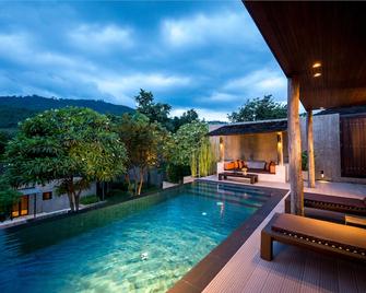 Muthi Maya Forest Pool Villa Resort - Pak Chong - Βεράντα