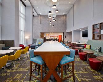 Hampton Inn & Suites by Hilton Indianapolis South Greenwood - Indianapolis - Restaurant