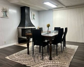Cozy 3-Bedroom Home in Logansport IN, - Logansport - Їдальня