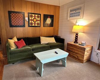 Verna's Good 'nuff Cozy Cabin On East Rush Lake! - Rush City - Sala de estar
