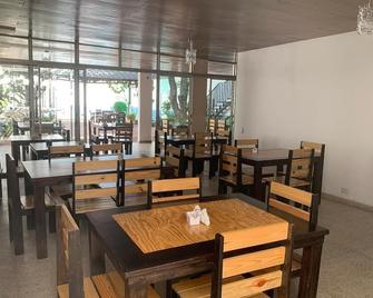Volcano Hostal y Restaurante - San Salvador - Restaurant