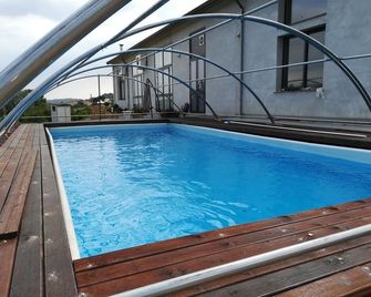 Agriturcostabaira - Caltagirone - Piscina