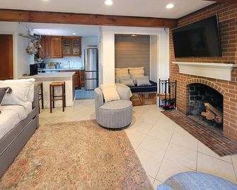 Washington Family Property, Lower Carriage House in Old Town on 107 S Lee Street - Alexandria