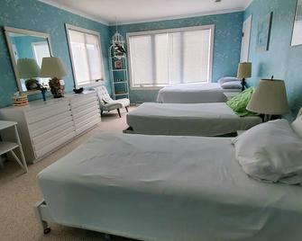 Beach House on the Saginaw Bay near Bay City, Michigan - 베이 시티 - 침실