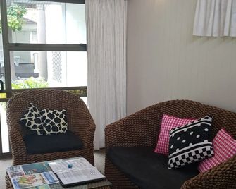 The Black Pearl Beach Side Apartments - Rarotonga - Sala de estar