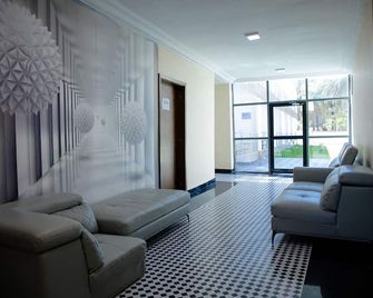 Metzy Residence Hotel - Serrekunda - Huiskamer