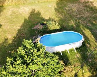Maison charmante à Sauveterre avec piscine privée - Sauveterre - Piscina