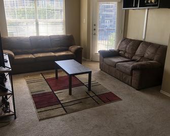 No Place Like Home!! - Grand Prairie - Living room