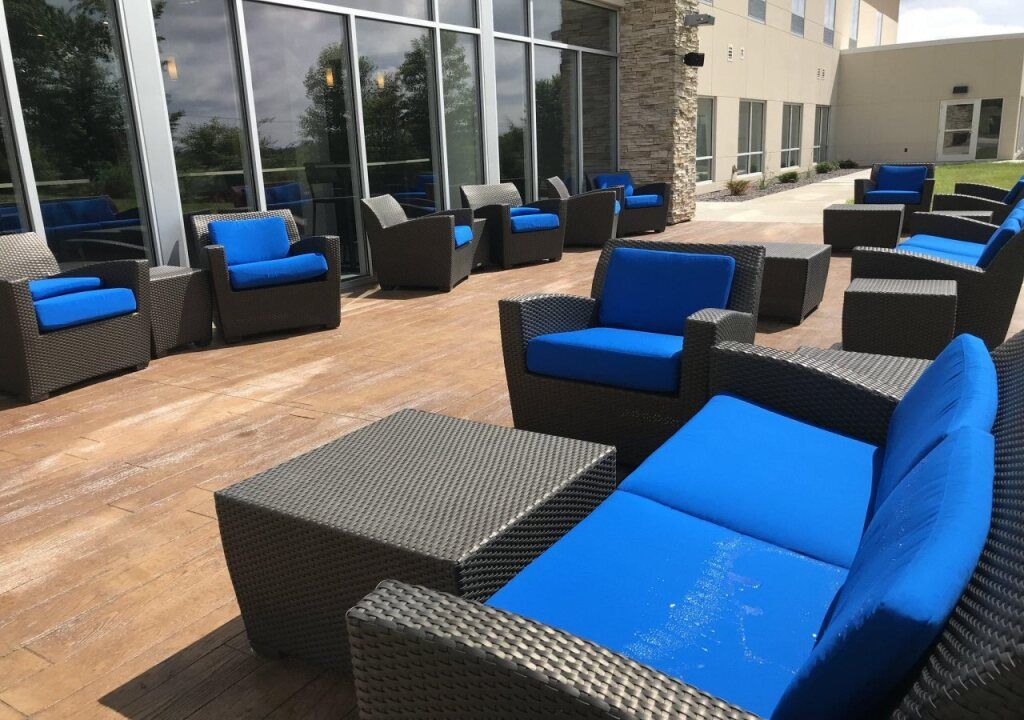 Holiday Inn Express & Suites Hannibal - Medical Center By IHG - Hannibal - Area lounge