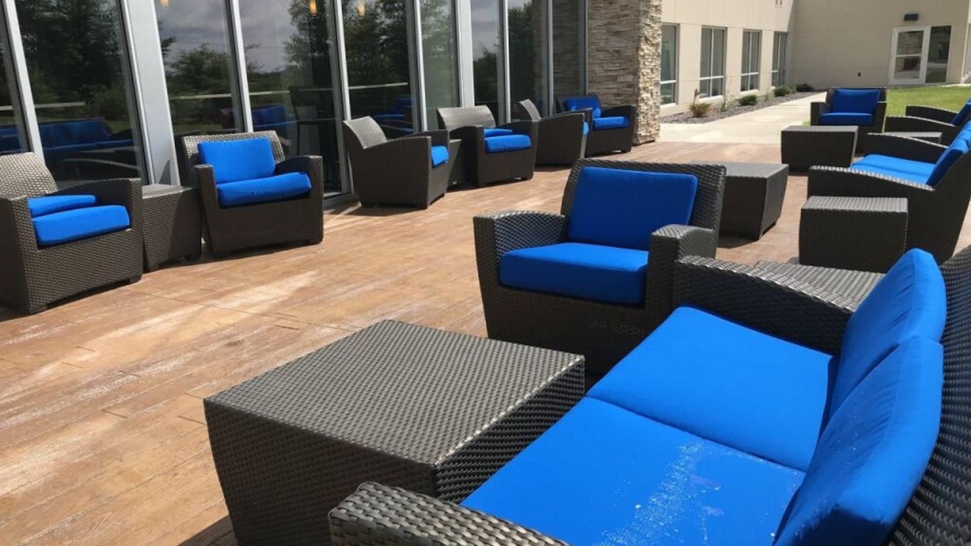 Holiday Inn Express & Suites Hannibal - Medical Center By IHG