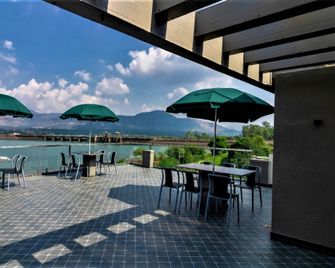 Nakshatra resort - Wai - Patio