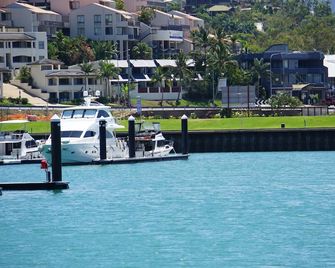 Airlie Seaview Apartments - Airlie Beach - Outdoors view
