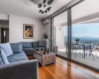 Dn Sea Apartments - Kalamata - Pokój dzienny