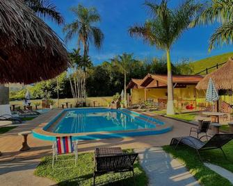 Pousada Pé da Serra - Lindóia - Piscina
