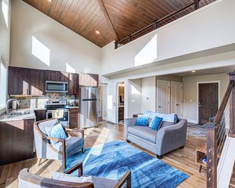 Newly built Modern Chalet at Mt. Hood Village - Brightwood