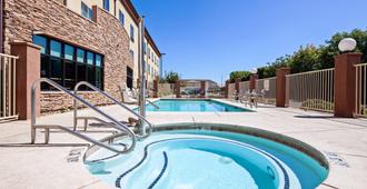 Holiday Inn Express & Suites Clovis-Fresno Area - Clovis - Zwembad