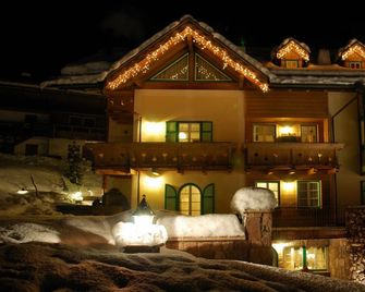 Hotel Garni Val De Costa - Canazei - Building
