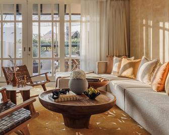 نادي منتجع آند سبا جميرا بيتش - دبي - غرفة معيشة