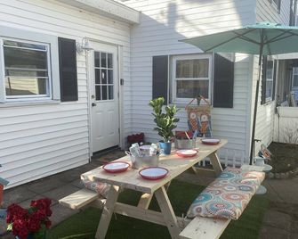 Pristine Beach Cottage Just Steps From the Beach! - East Wareham - Patio