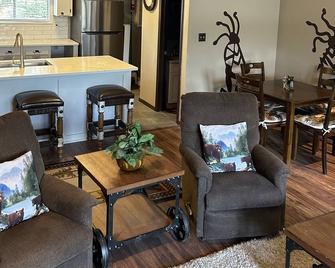 2 bedroom, 2 bathroom condo with fantastic mountain views - Ruidoso