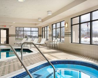Hampton Inn Boston/Braintree - Braintree - Bazén