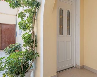 Apartment 'Two Bedroom 1' with Balcony, Wi-Fi and Air Conditioning - Kavos - Flur