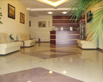 Hotel Tarnovo - Veliko Tarnovo - Resepsjon
