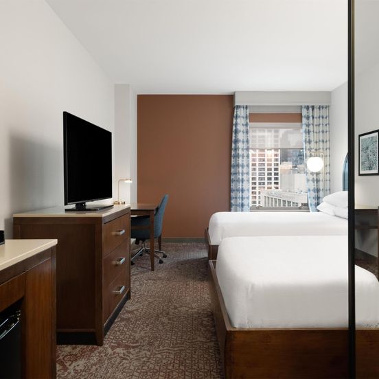 Hilton Garden Inn Chicago Downtown Magnificent Mile image 1