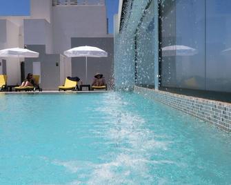 Hotel Sun - Nicosia - Piscina